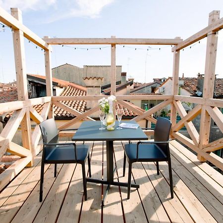 Loversinitaly Romantic Apartments - Altana And Jacuzzi เวนิส ภายนอก รูปภาพ