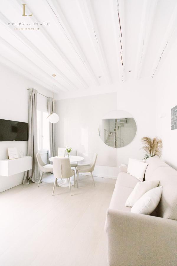 Loversinitaly Romantic Apartments - Altana And Jacuzzi เวนิส ภายนอก รูปภาพ
