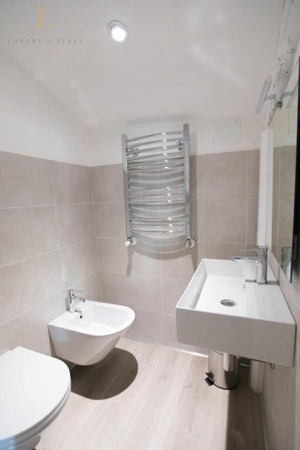 Loversinitaly Romantic Apartments - Altana And Jacuzzi เวนิส ภายนอก รูปภาพ