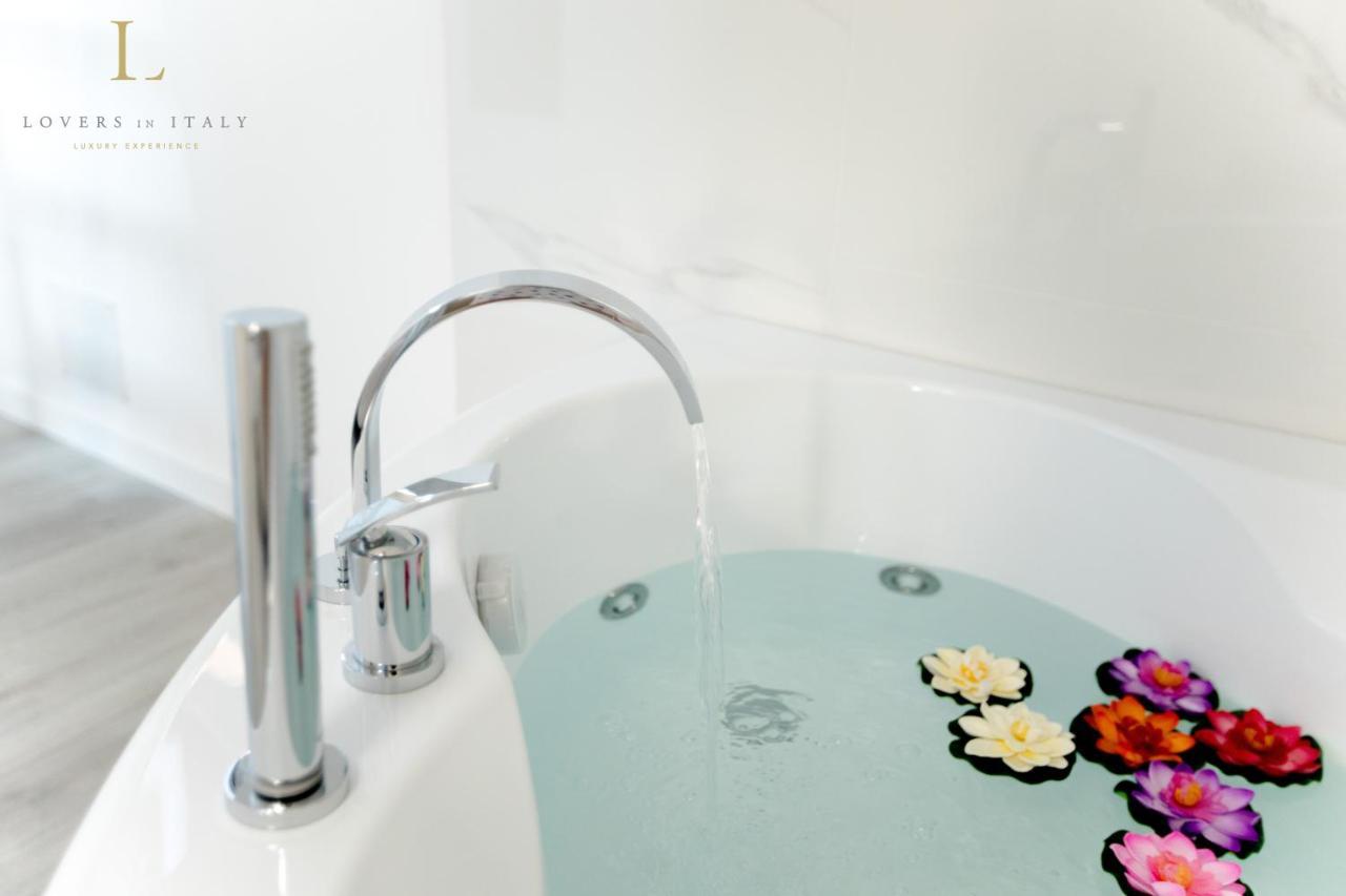 Loversinitaly Romantic Apartments - Altana And Jacuzzi เวนิส ภายนอก รูปภาพ
